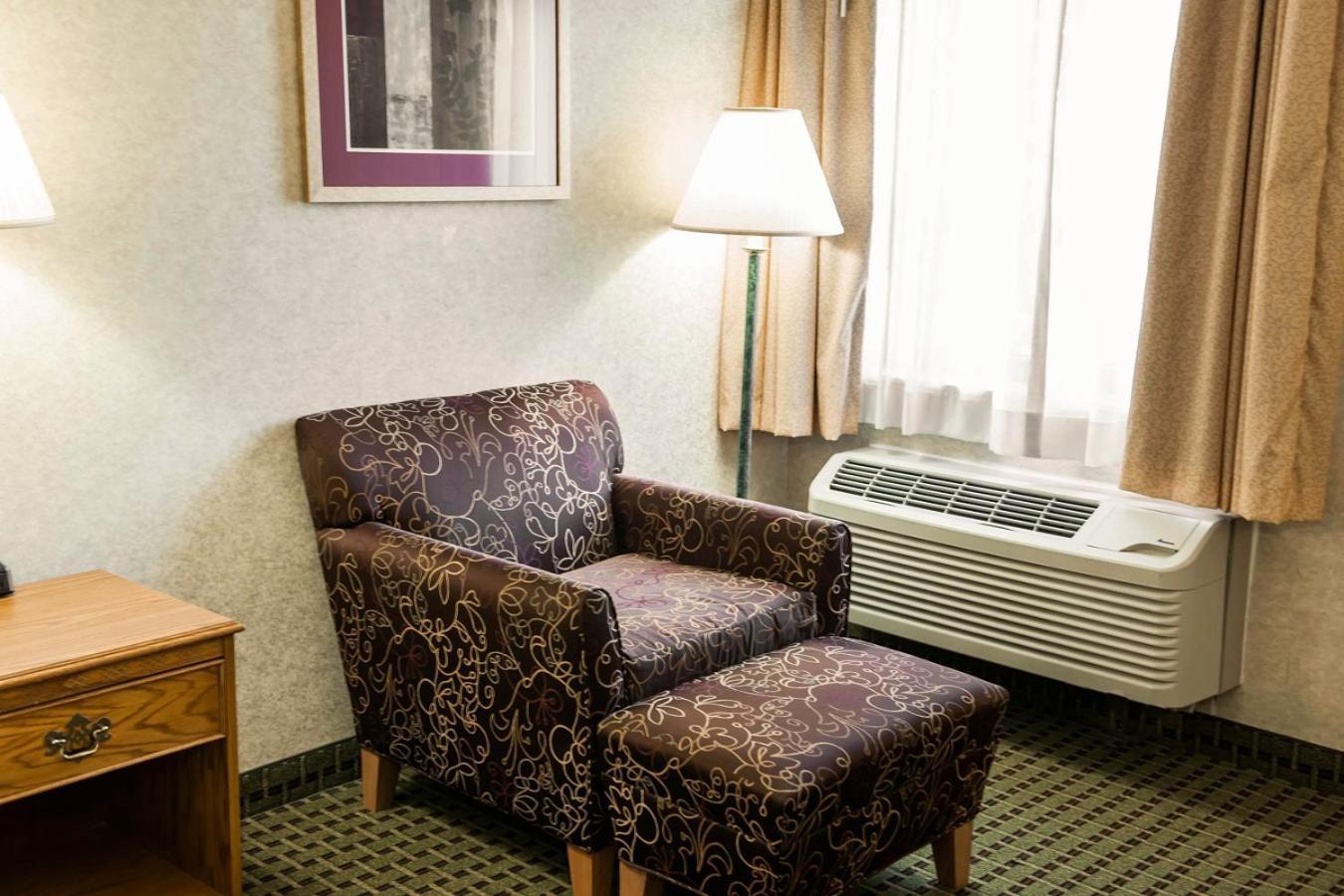 Deluxe Queen Room - Non-Smoking,1004542887:JPEG