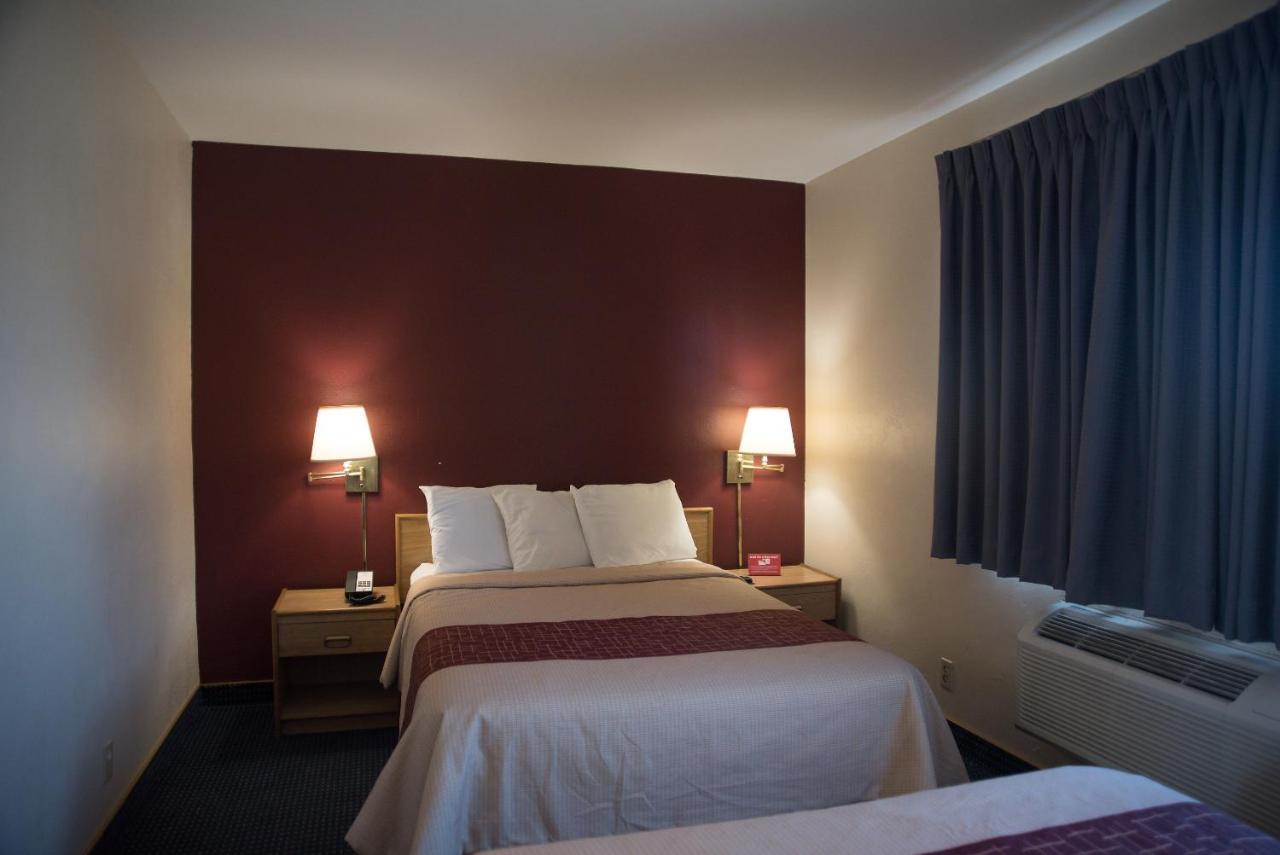 Deluxe Room with Three Double Beds Non-Smoking