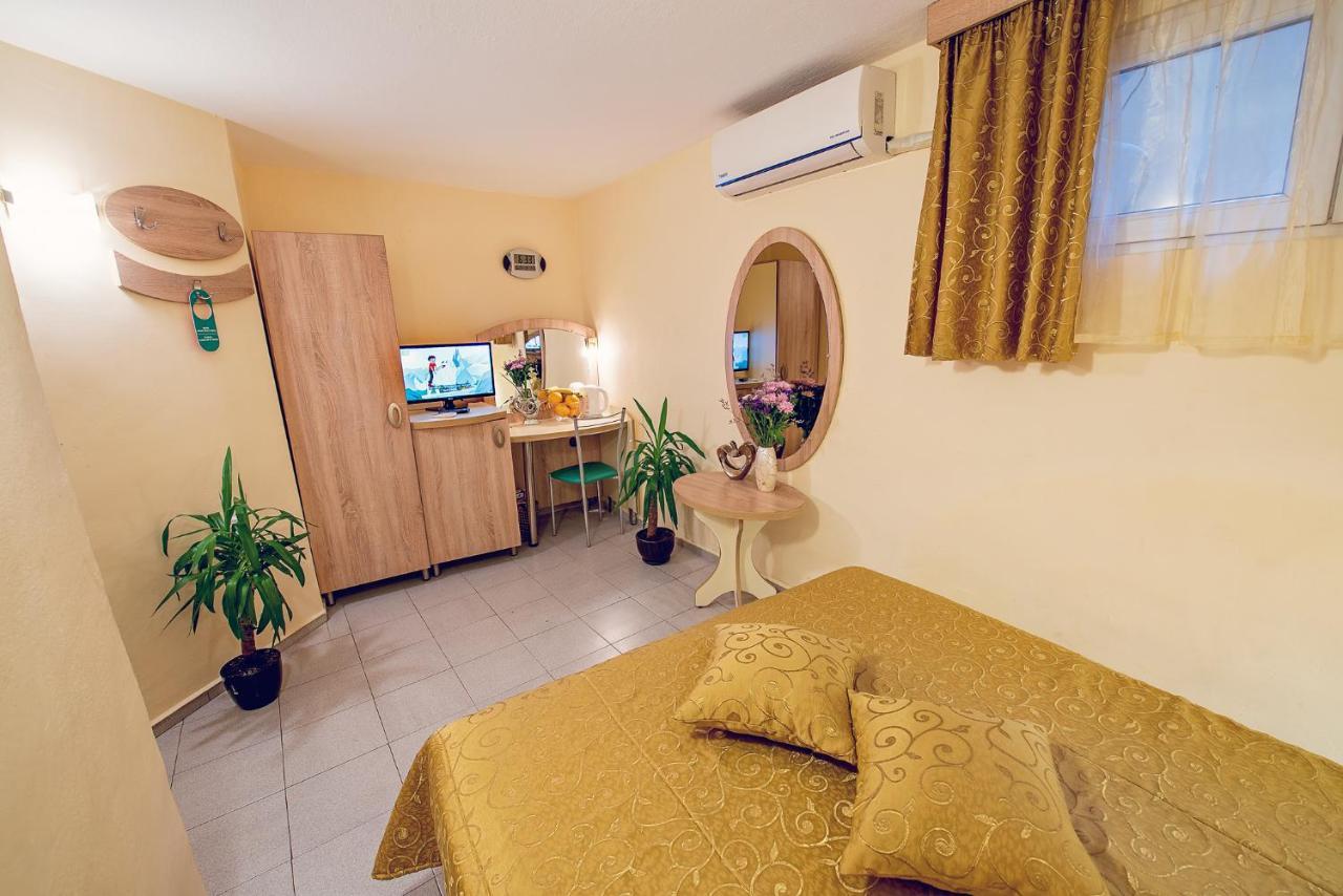 Double Room - Basement,1025241160:JPEG