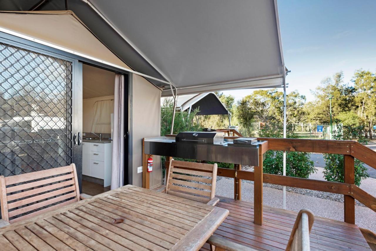 Deluxe Safari Tent - sleeps 2,1026372076:JPEG