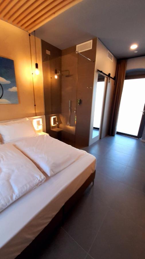 Doppelzimmer mit Gartenblick