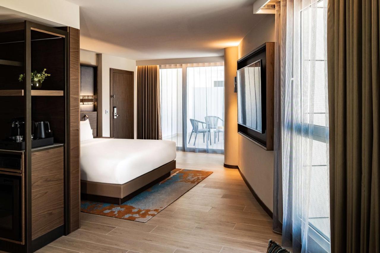 Suite Regency King com Varanda e Vista Pjazza