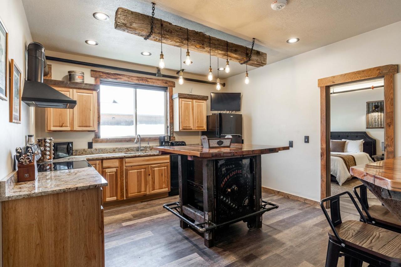 Two-Bedroom Suite,1048307014:JPEG