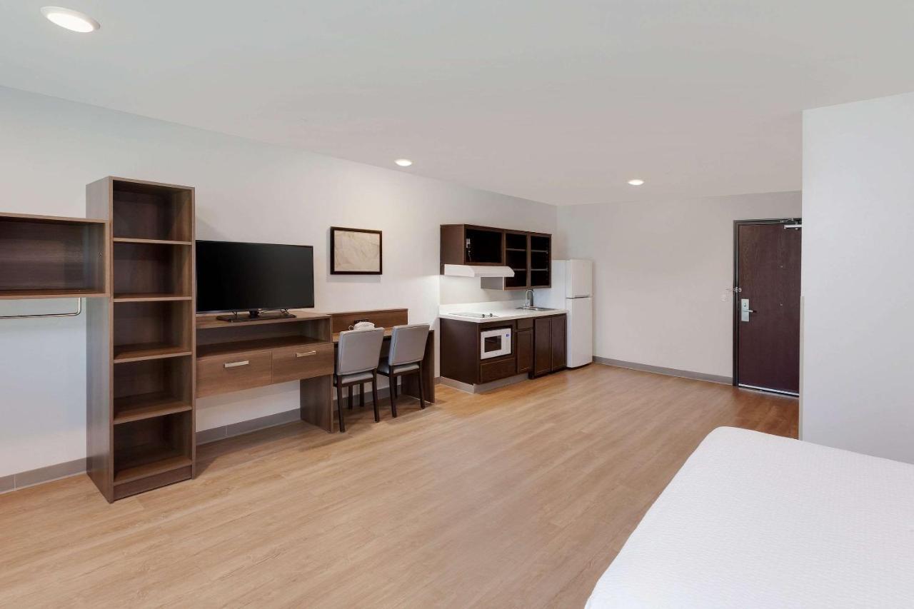 Queen Room  with Tub - Disability Access/Non-Smoking,1069099033:JPEG