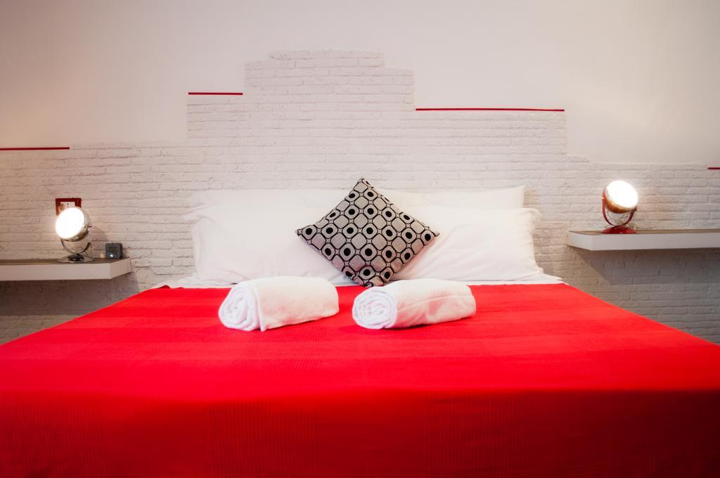 Dreibettzimmer mit Stadtblick