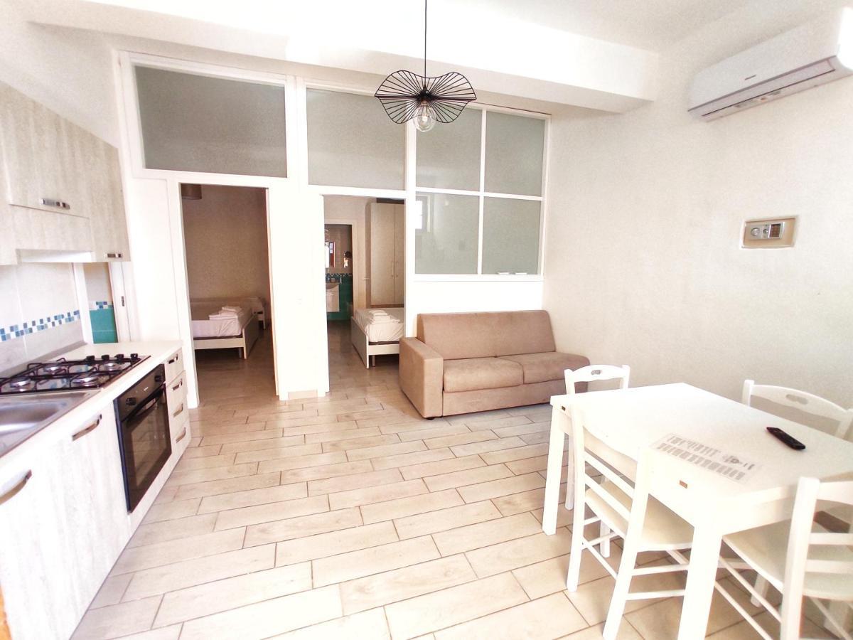 Two-Bedroom Apartment,1118774889:JPEG