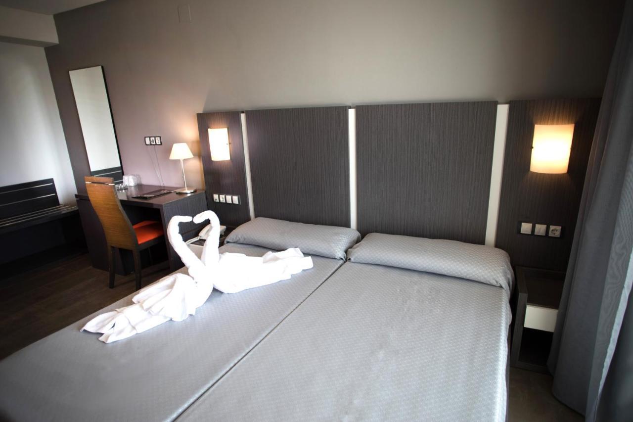 Double or Twin Room,1121579079:JPEG