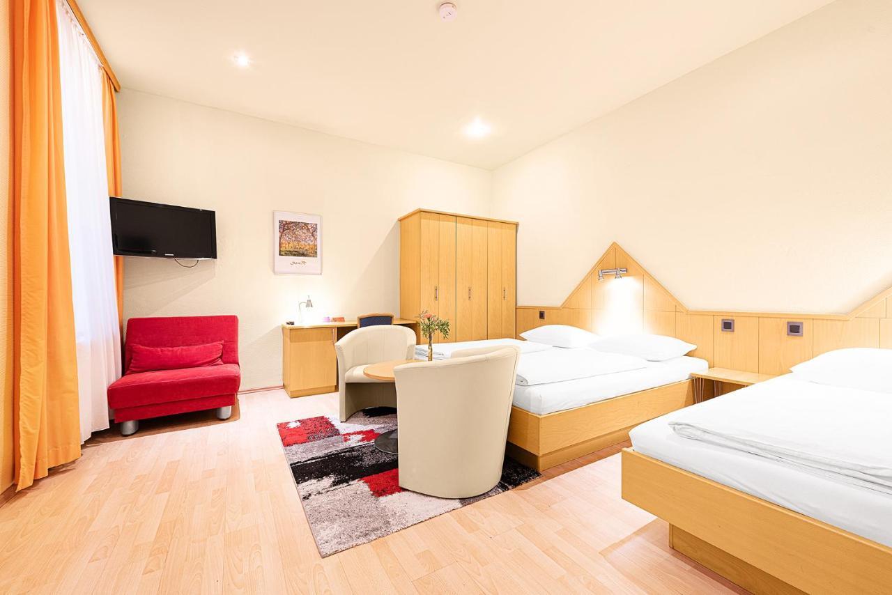 One-Bedroom Apartment - Annex