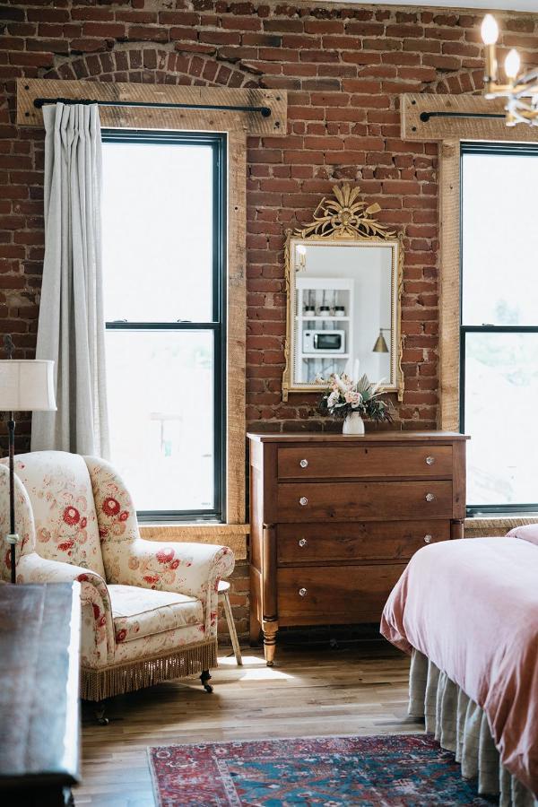 Standard Suite,1123629252:JPEG