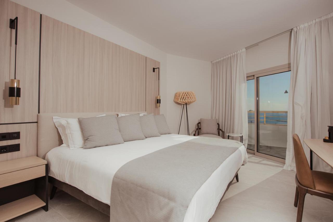 Zweibett- oder Doppelzimmer mit Meerblick