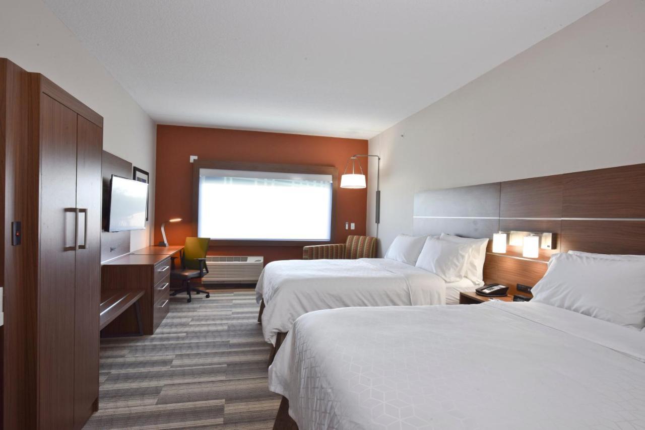 Standard Room with Two Queen Beds,1284726802:JPEG