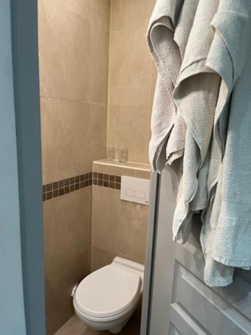 Tweepersoonskamer met Gedeelde Badkamer