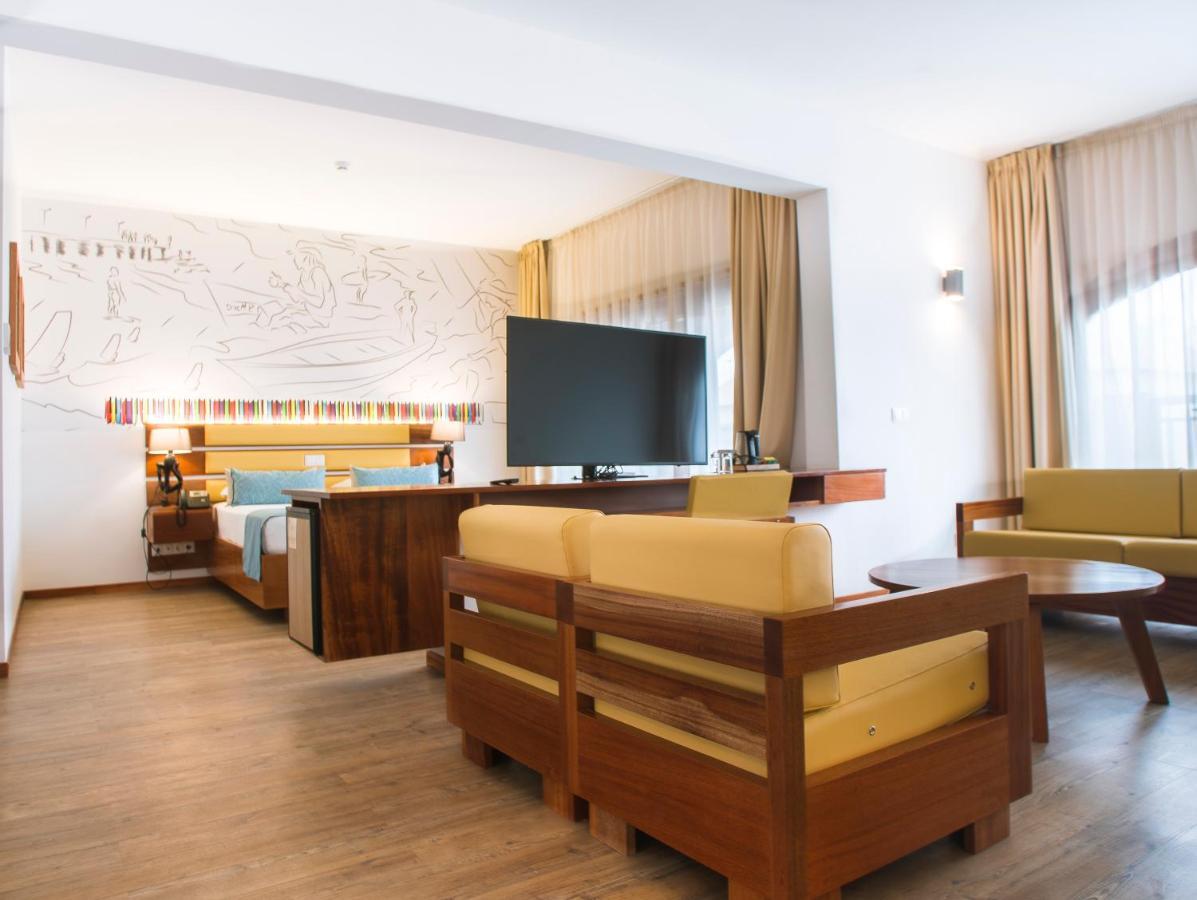 Standard Suite,1176223819:JPEG