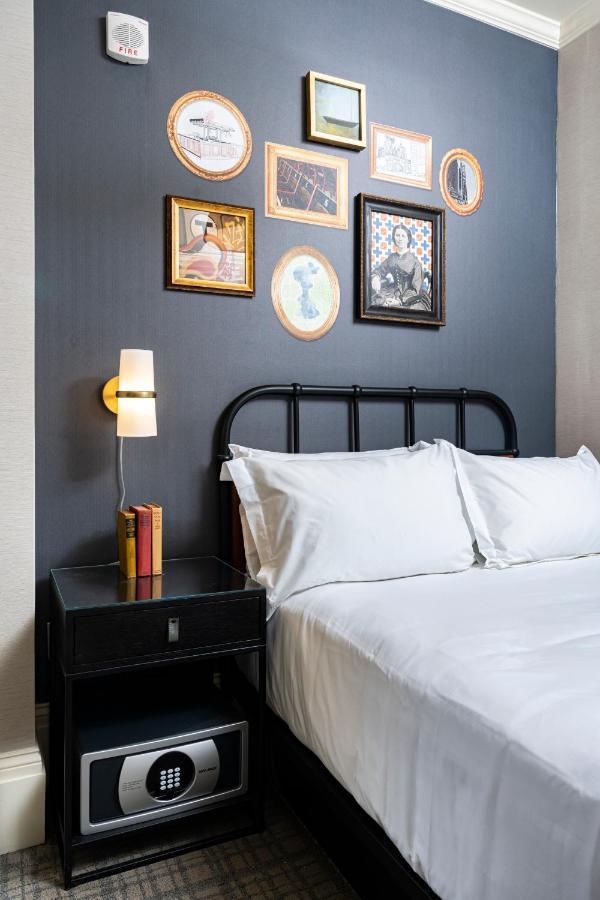 Quarto Duplo