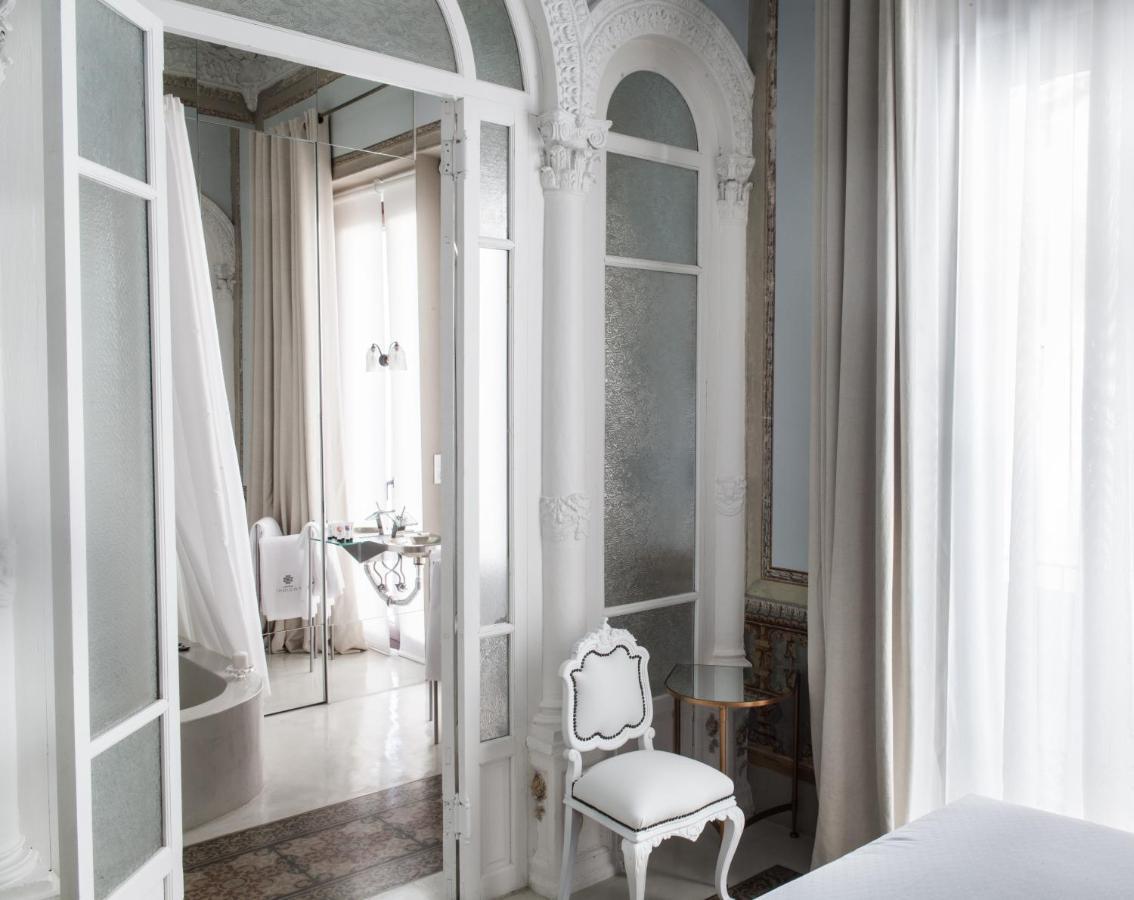 Deluxe Double Room with Bath,1414141811:JPEG