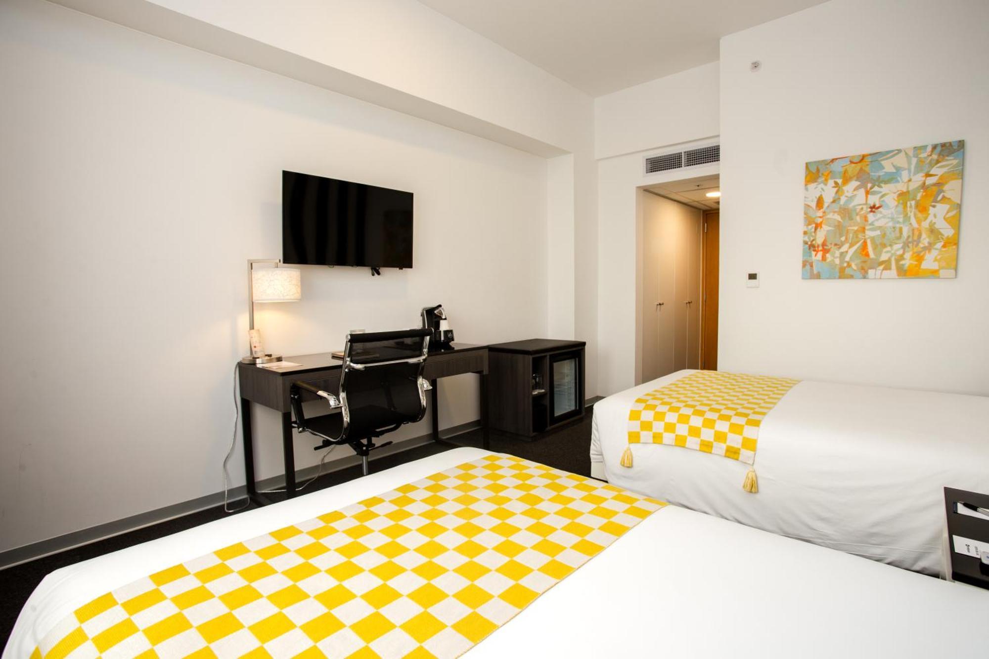 Quarto Duplo com 2 Camas de Casal - Acesso para Hóspedes com Mobilidade Reduzida/Não Fumantes