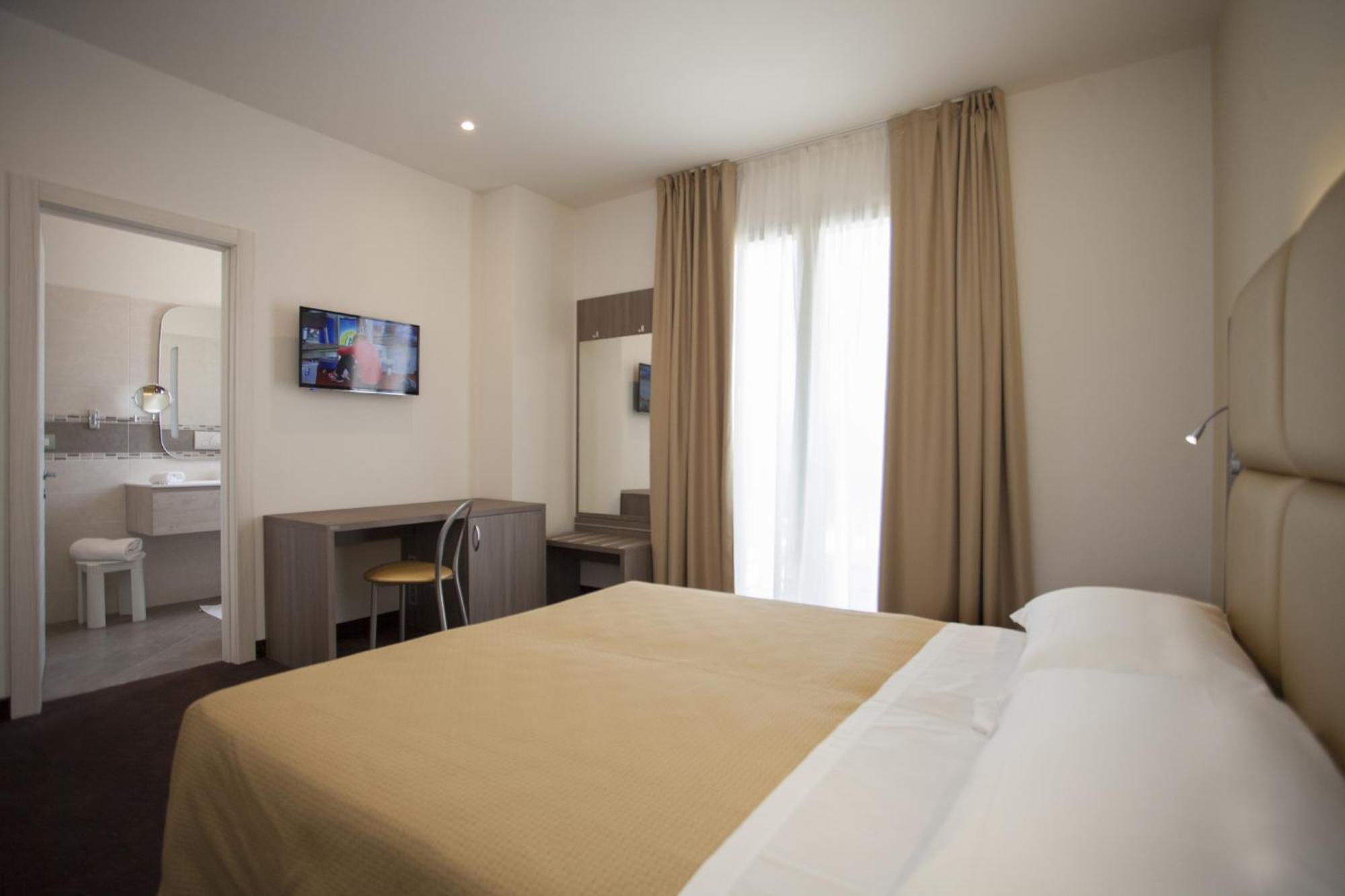 Double Room with Balcony,1362536231:JPEG