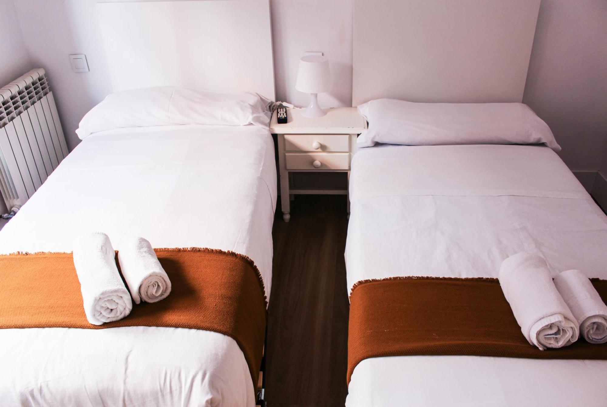Twin Room,1214613976:JPEG