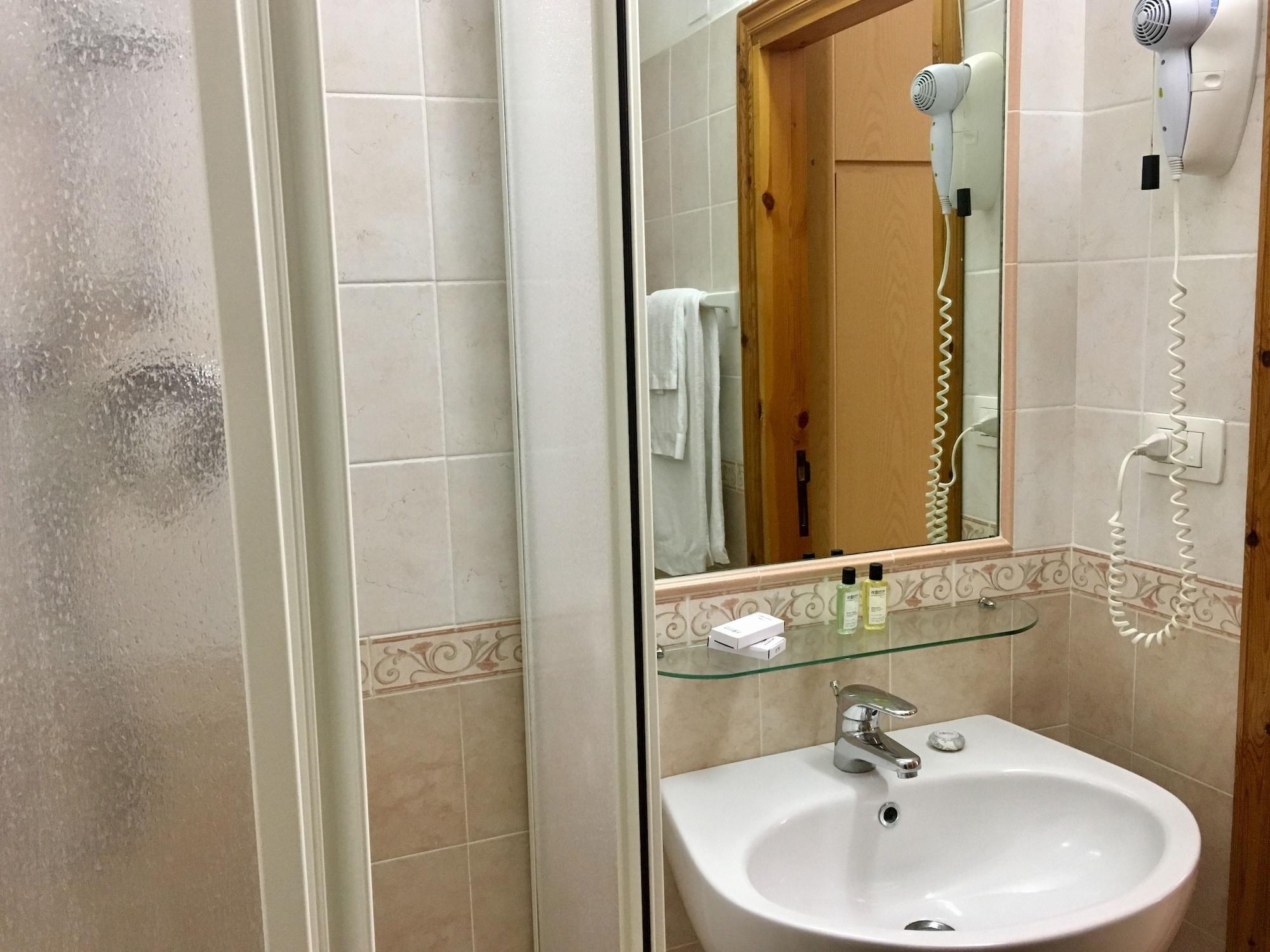 Single Room,1742776049:JPEG