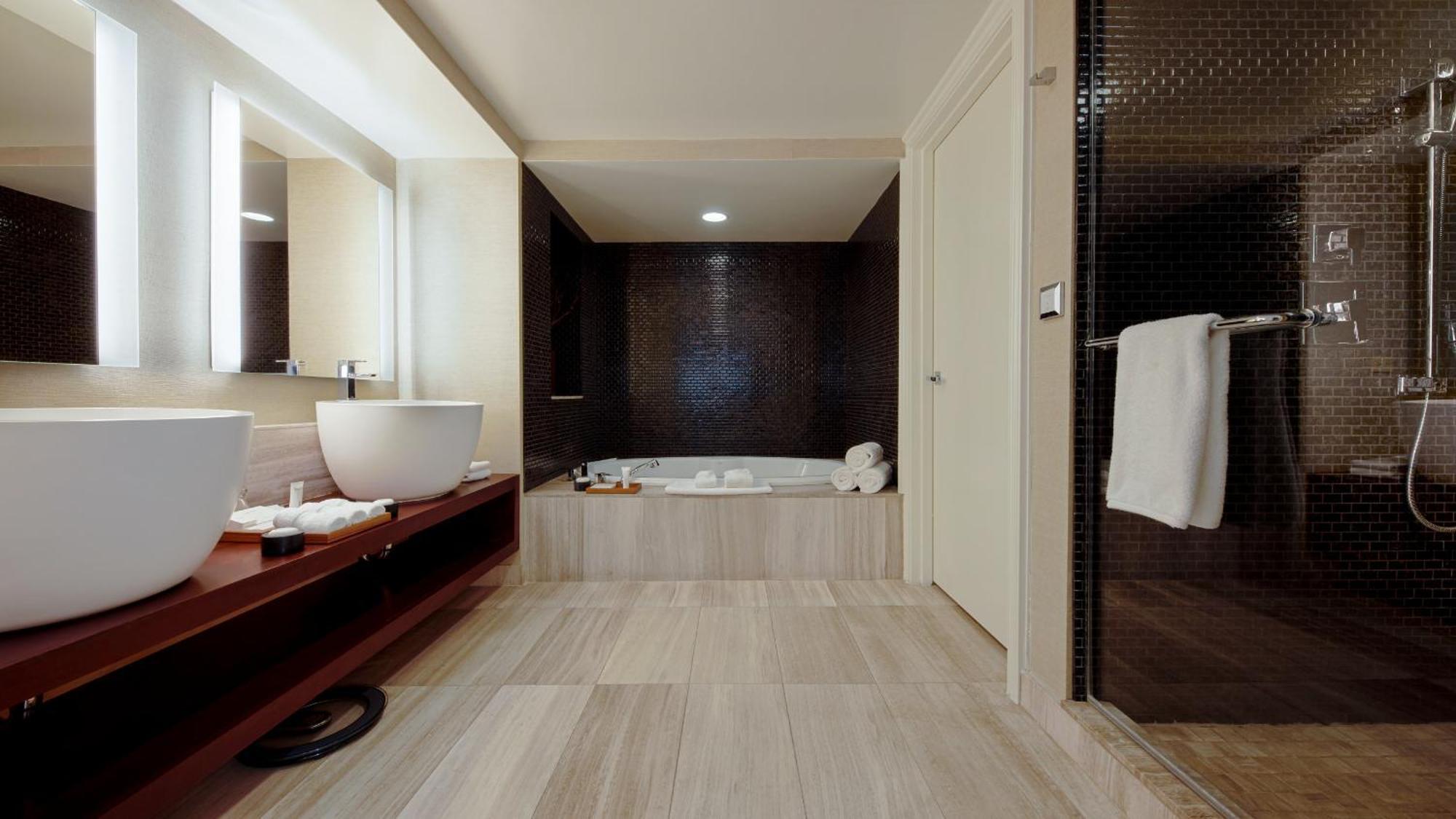Suite Sake - Caesars Suites