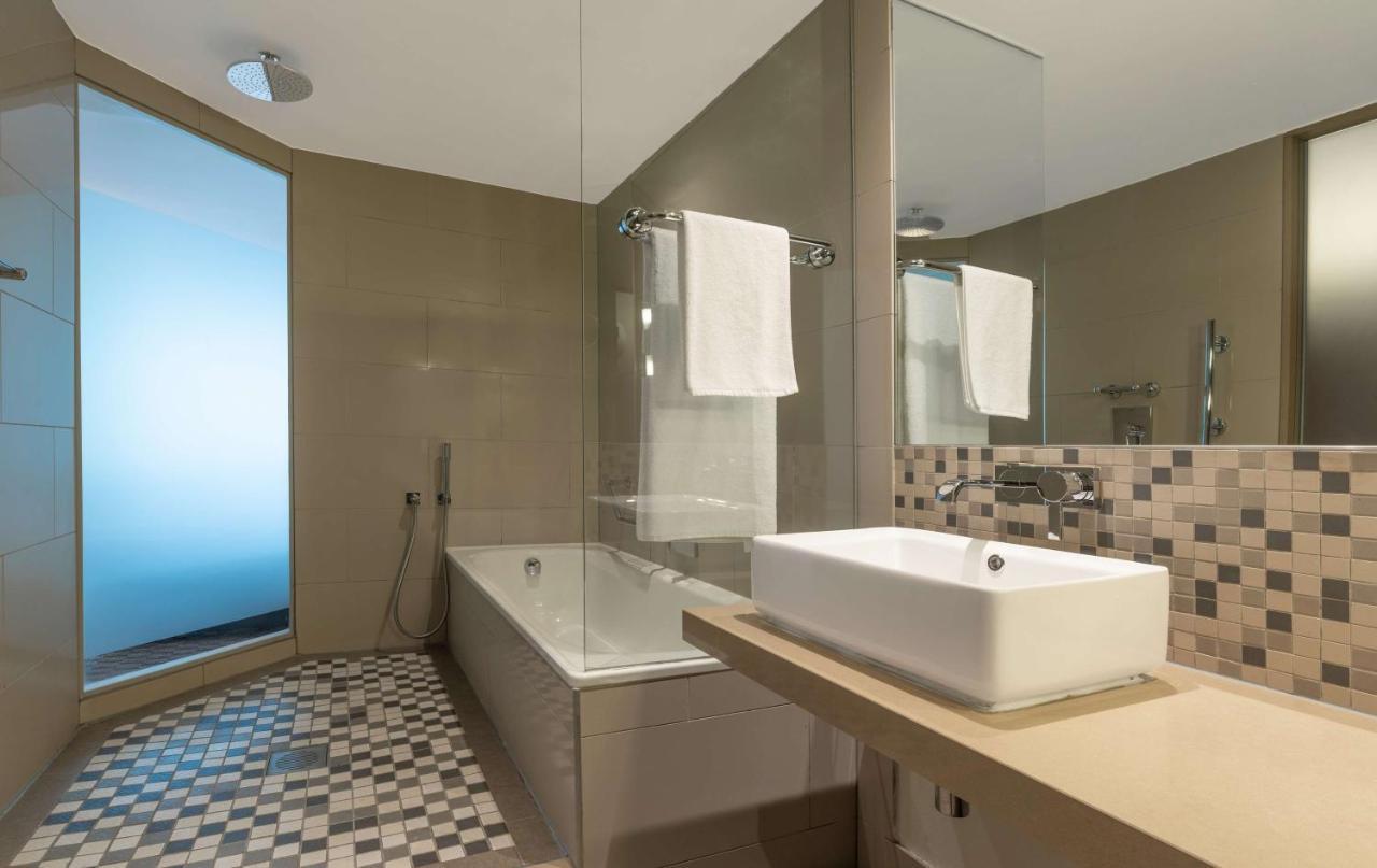 Chambre Exécutive - Accès au Salon - Étage Supérieur