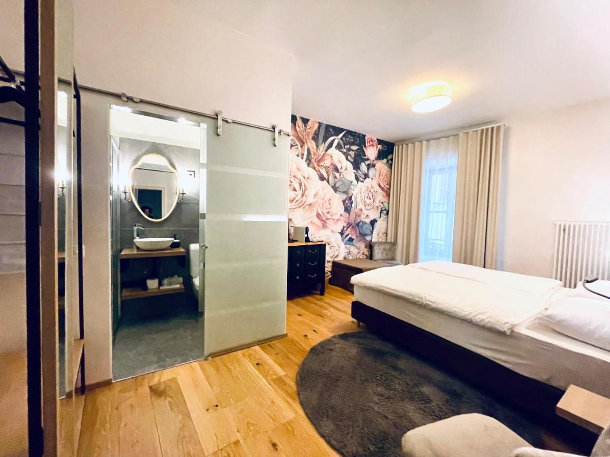 Basic Triple Room,1237989595:JPEG