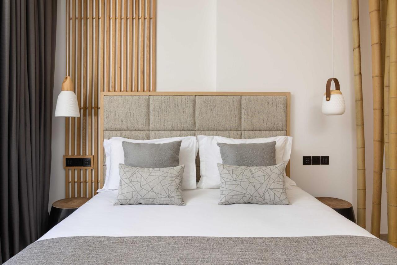Junior Suite mit 2 Einzelbetten oder 1 Doppelbett, Meerblick und Whirlpool im Freien