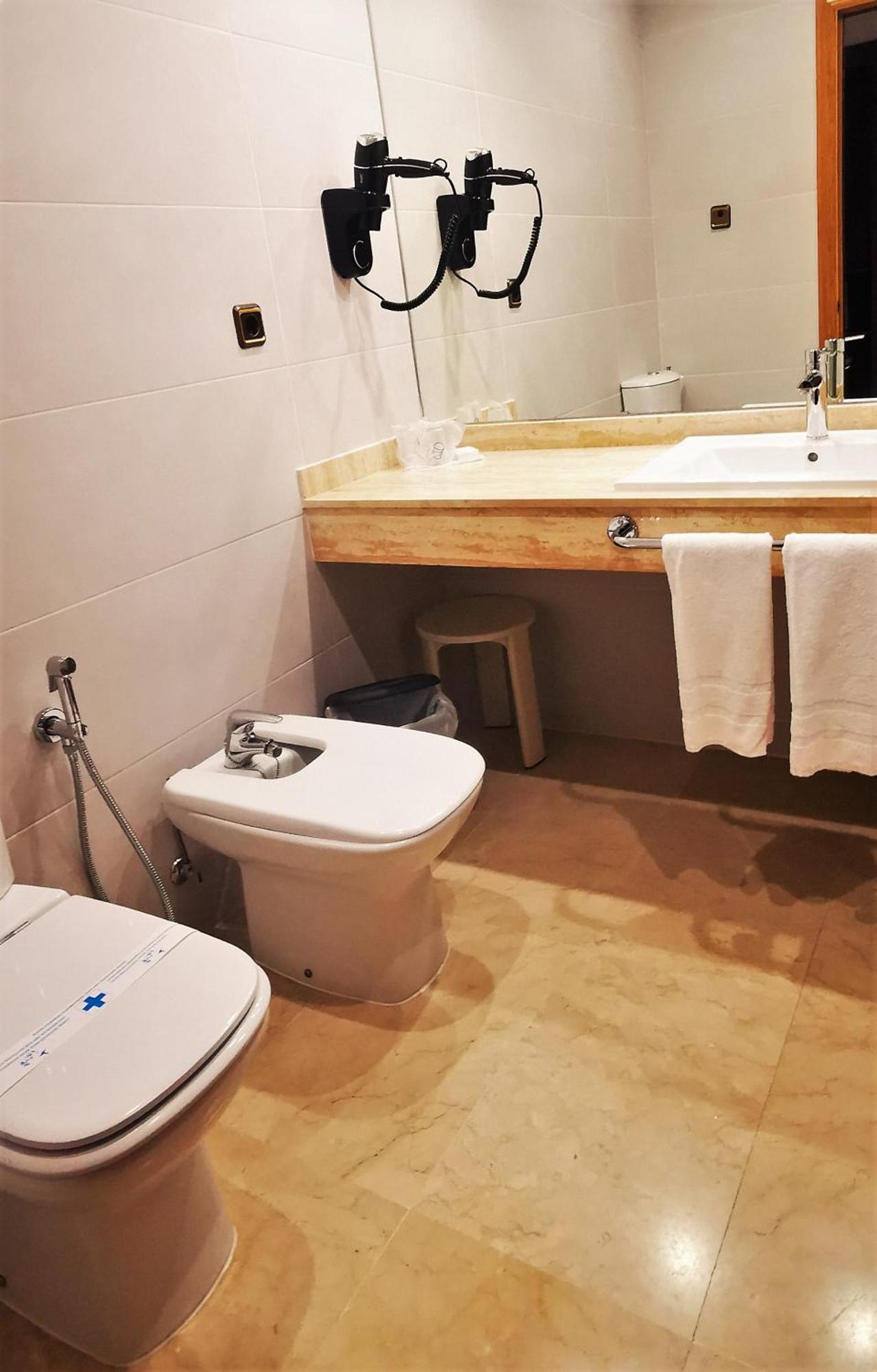 Comfort Triple Room  (3 Adults)),1306987909:JPEG