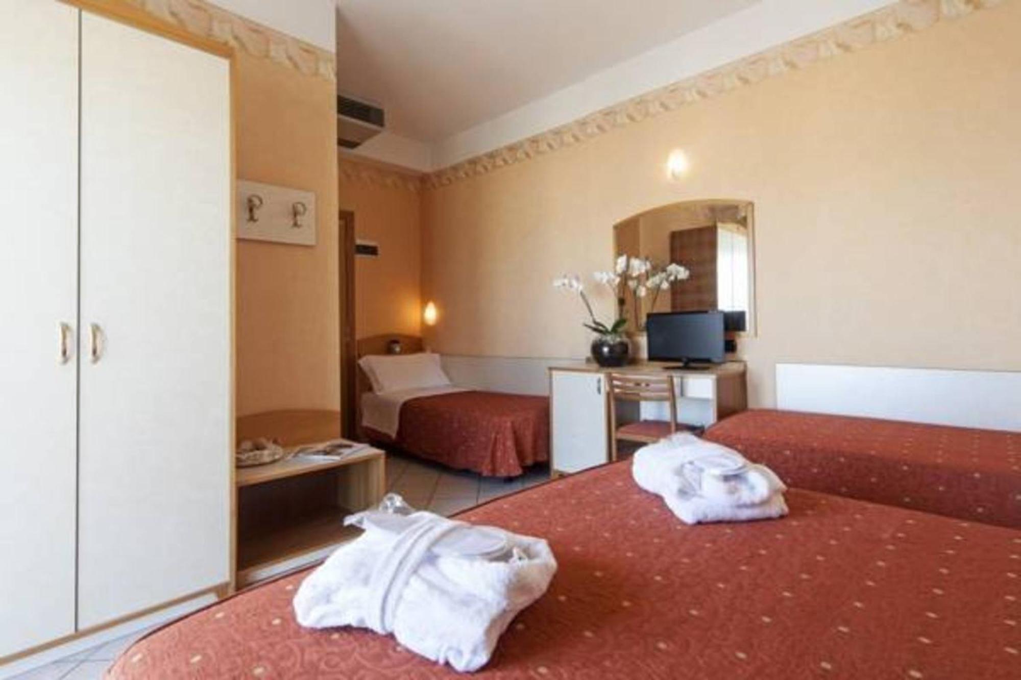 Quadruple Room,1379204678:JPEG