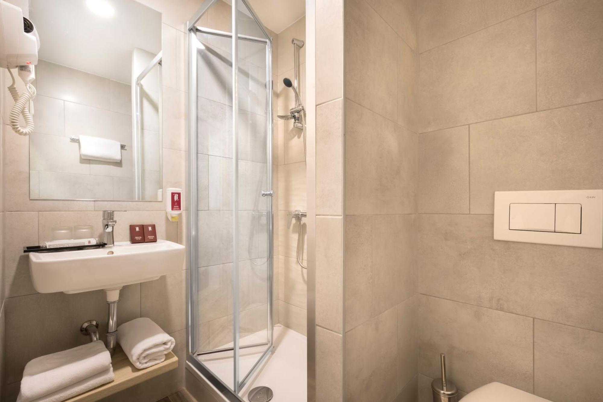 Double Room with Park View and Balcony,806741544:JPEG