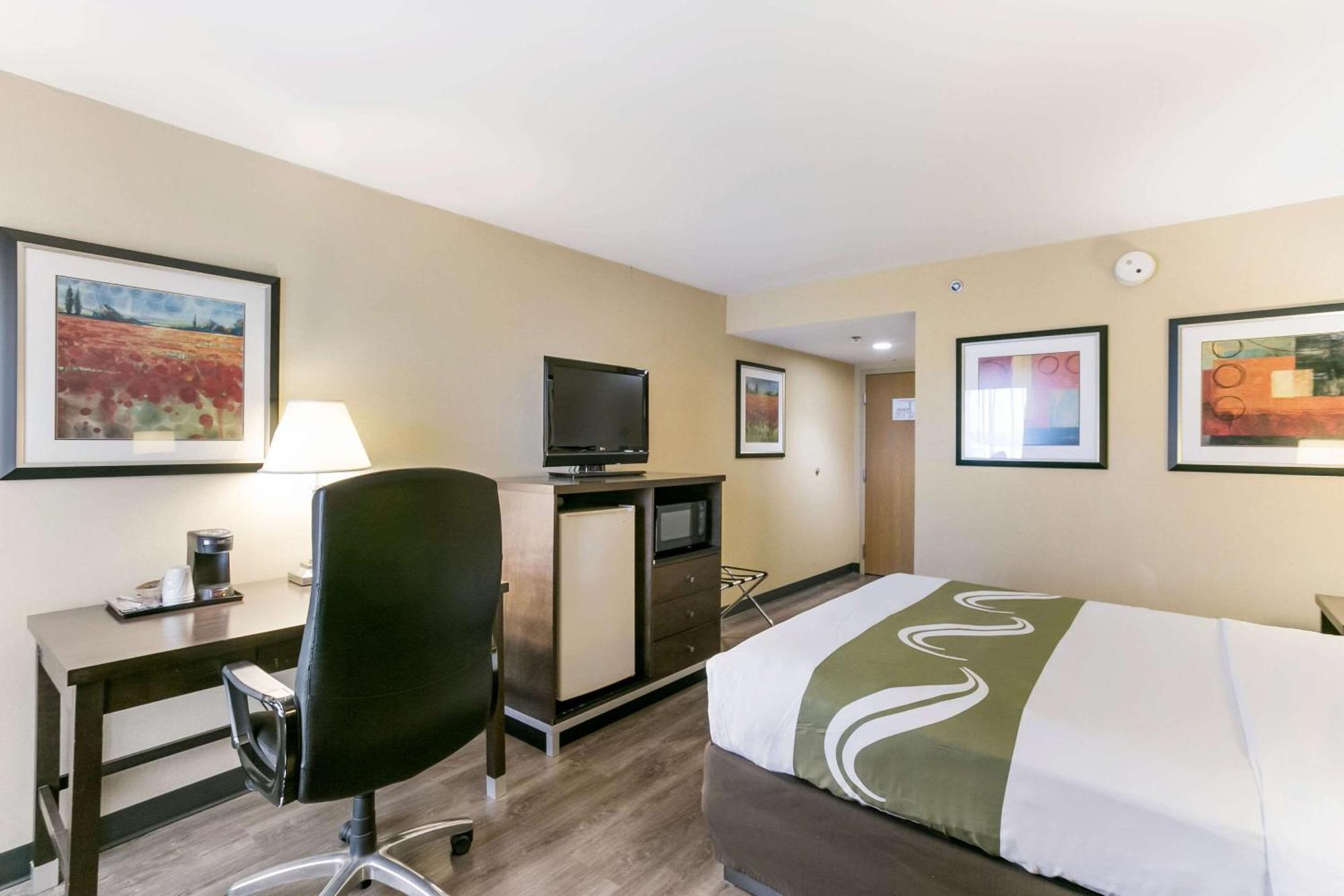 Queen Room - Accessible/Non-Smoking
