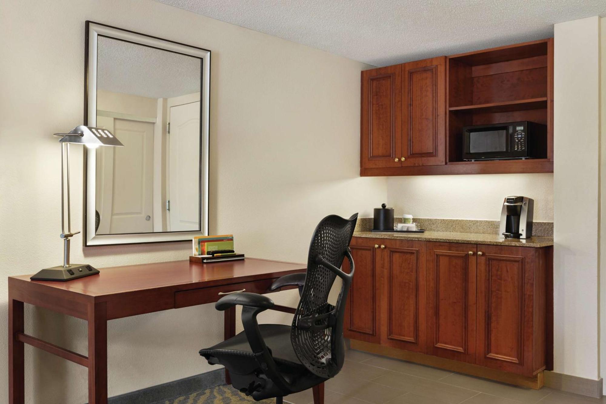 King Suite with Whirlpool,1548853084:JPEG
