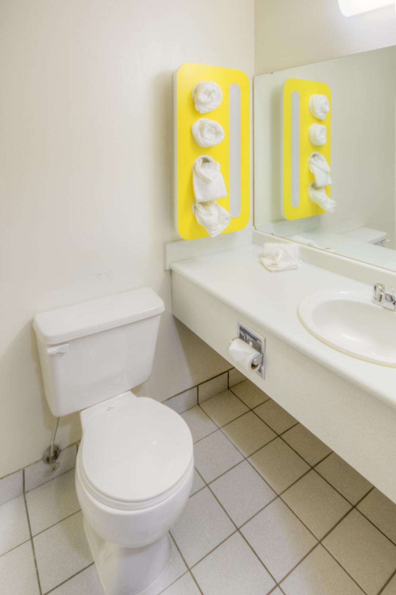 Queen Room with Two Queen Beds - Smoking,1345164839:JPEG