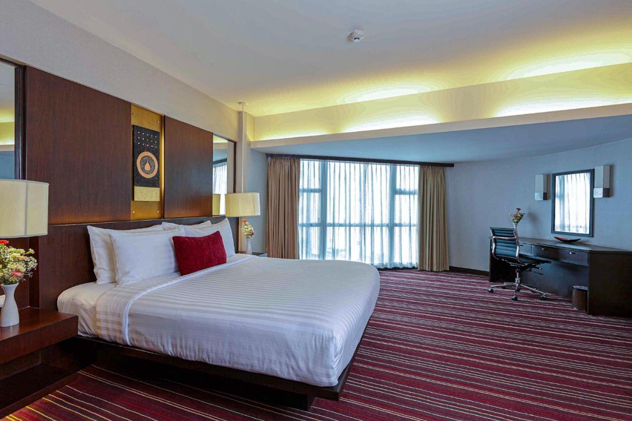 Suite Superior con cama doble en ala Sky