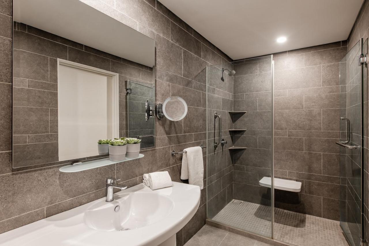 One-Bedroom Premier,1379045894:JPEG