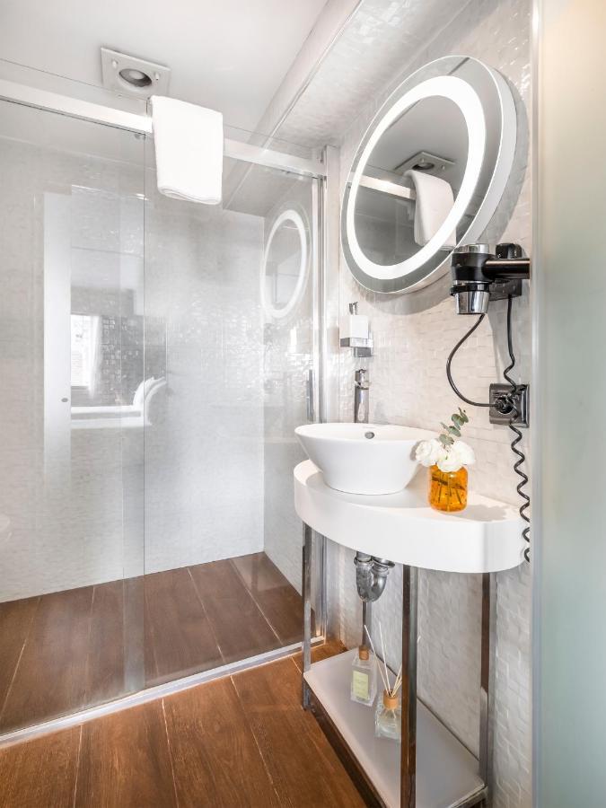 Corner Family Room