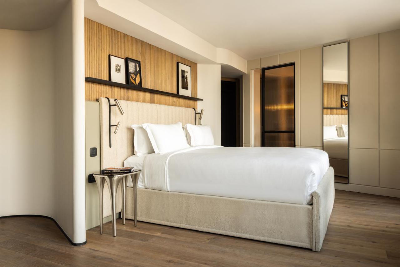 Junior Suite with Terrace and  Eiffel Tower View,1341666716:JPEG