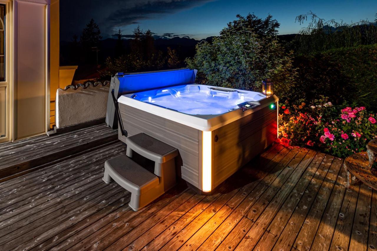 Suite with Spa Bath,1361445041:JPEG
