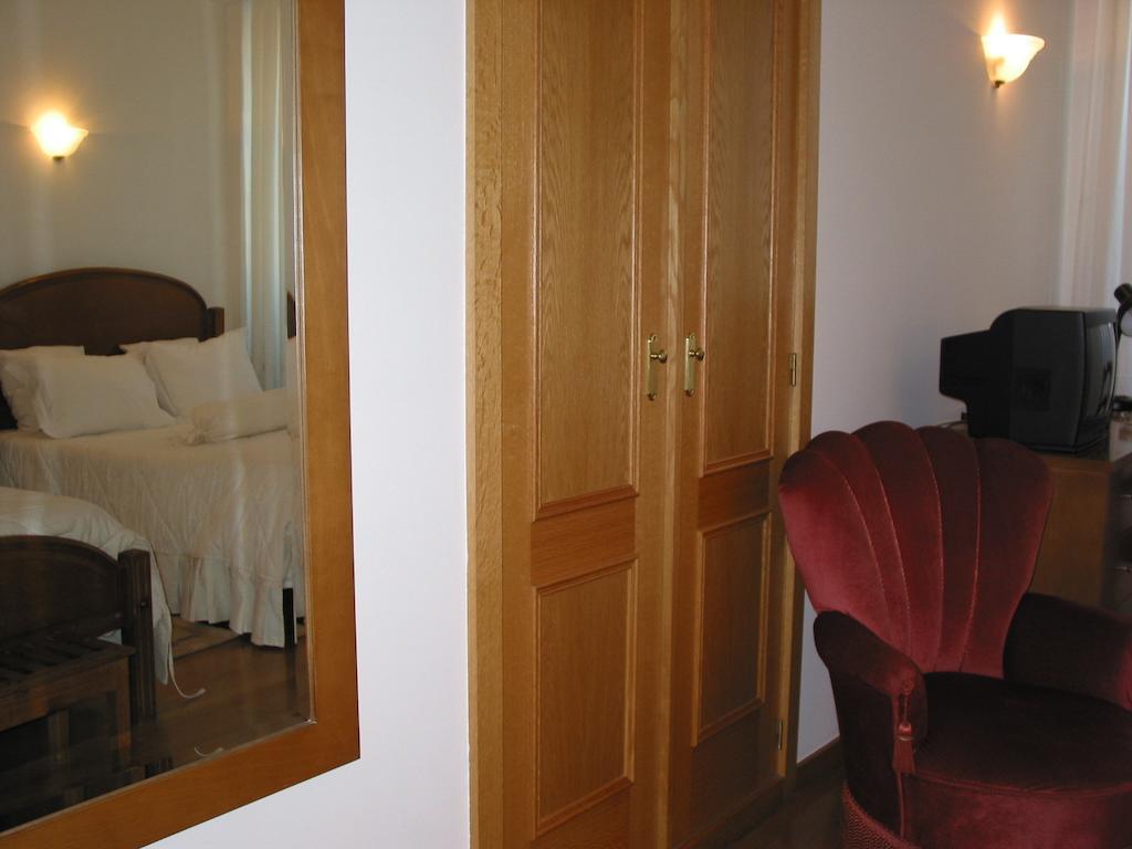 Family Room (2 Adults + 1 Child),236460257:JPEG