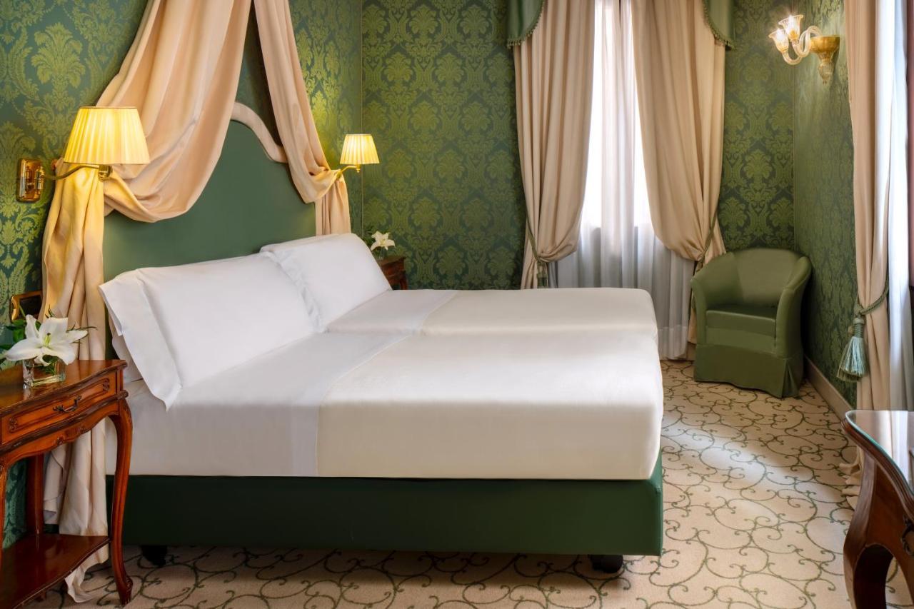 Quarto Premium com Cama de Casal ou 2 de Solteiro