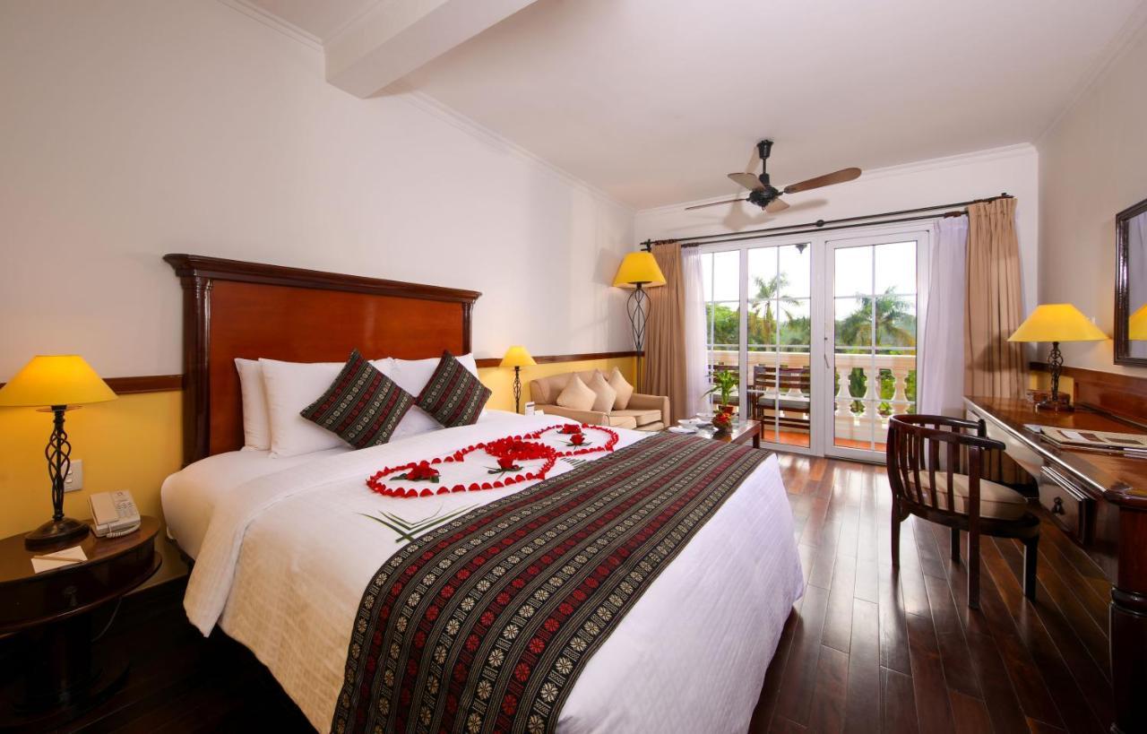 Deluxe King Room with Balcony and Pool View,1402908428:JPEG