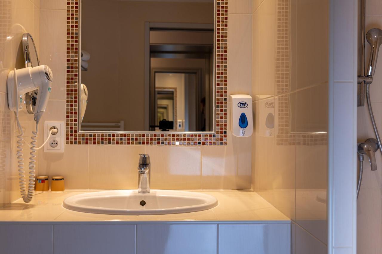 Chambre Lits Jumeaux - Vue sur Piscine