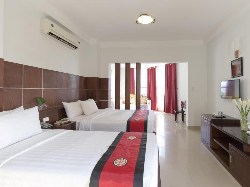 Classic Suite with City View,1386271196:JPEG
