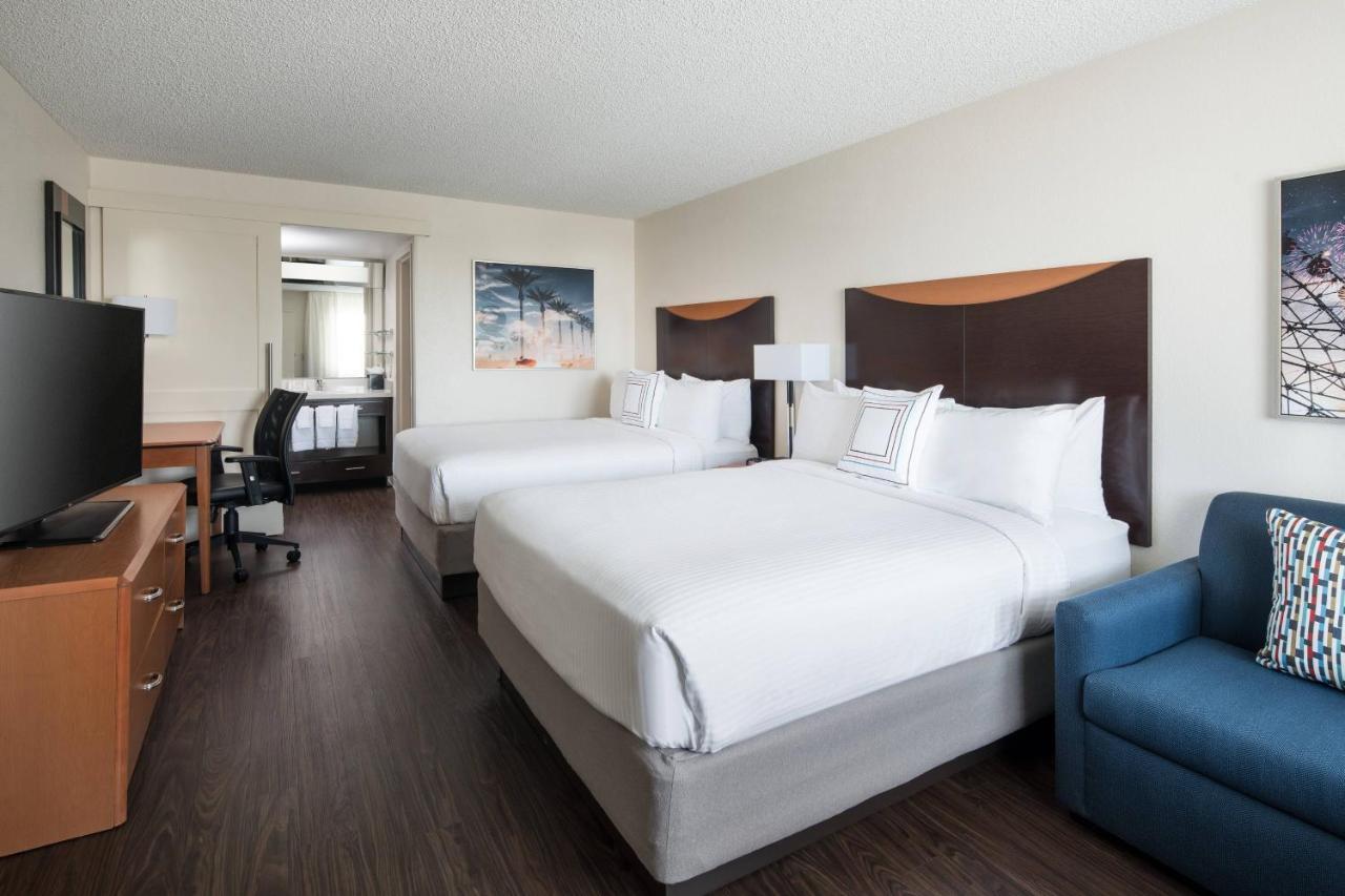 Queen Room with Two Queen Beds,1395446126:JPEG