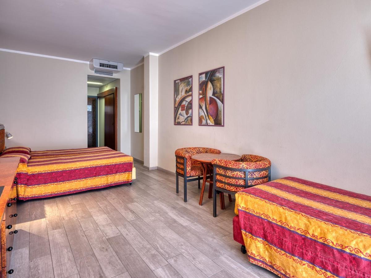 Economy Triple Room