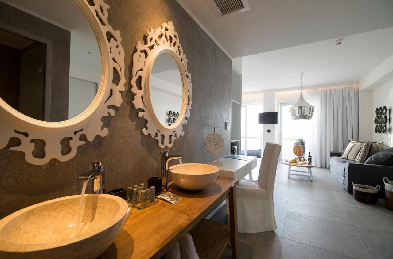 Suite avec Piscine Privée - Vue sur Mer