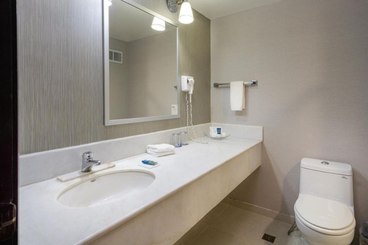 Traditional King, Guest room, 1 King