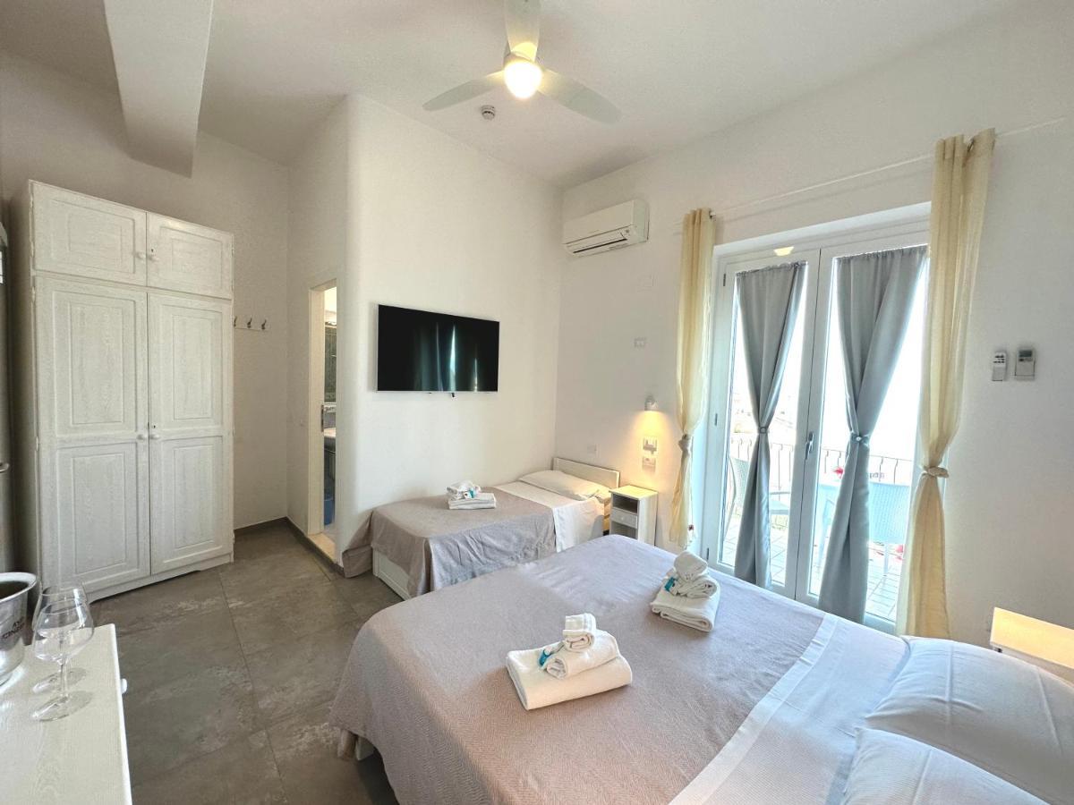 Triple Room with Sea View,1408461098:JPEG