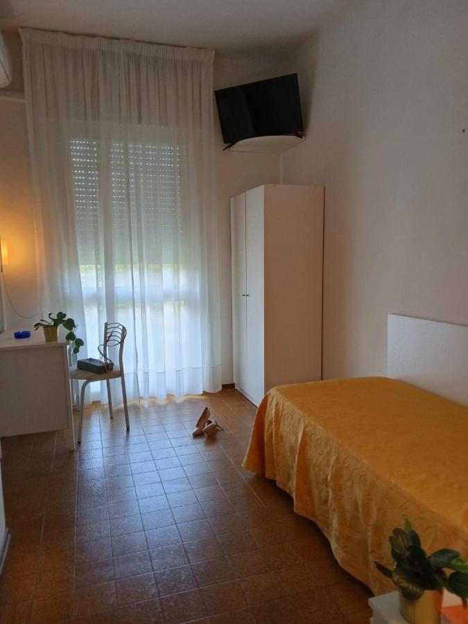 Single Room,1416228165:JPEG