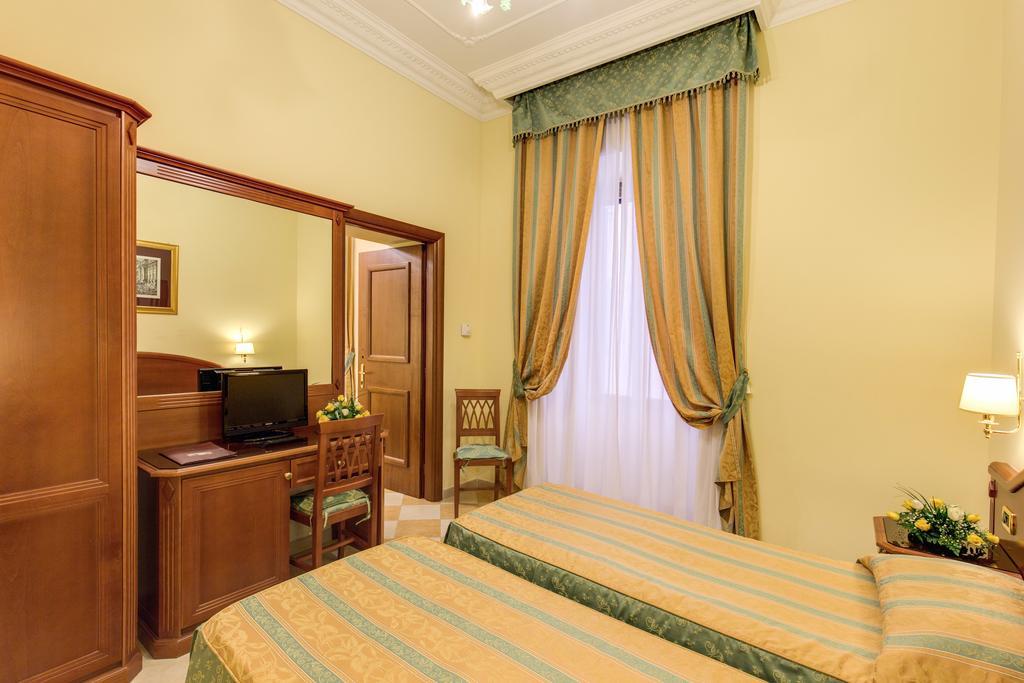 Quarto com Cama de Casal ou 2 de Solteiro